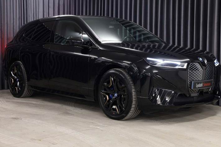 Sort BMW iX fra 2024