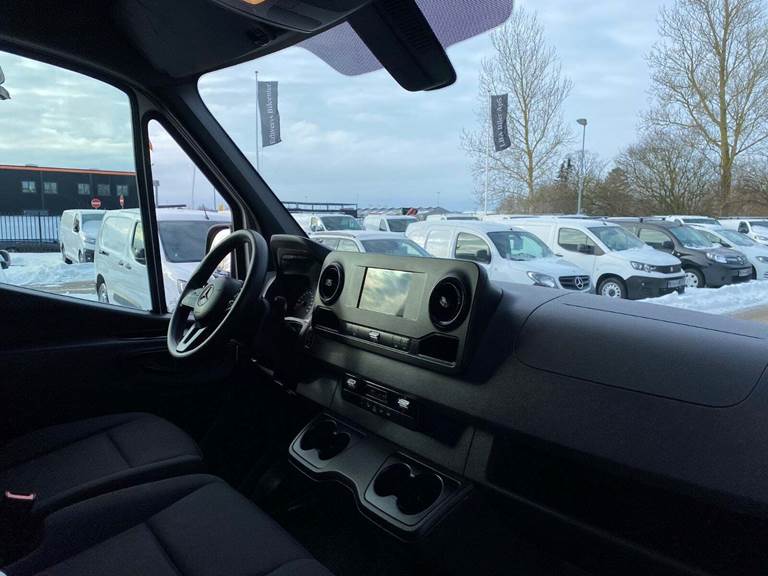 Mercedes Sprinter 215 2,0 CDi A2 Kassevogn aut. FWD