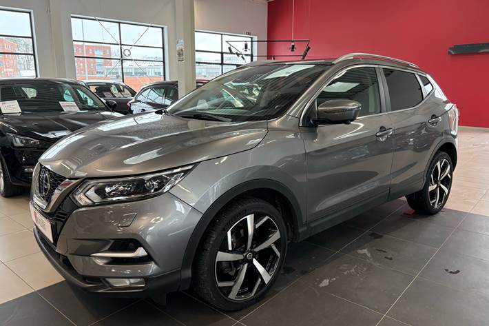 Grå Nissan Qashqai fra 2021 set udefra