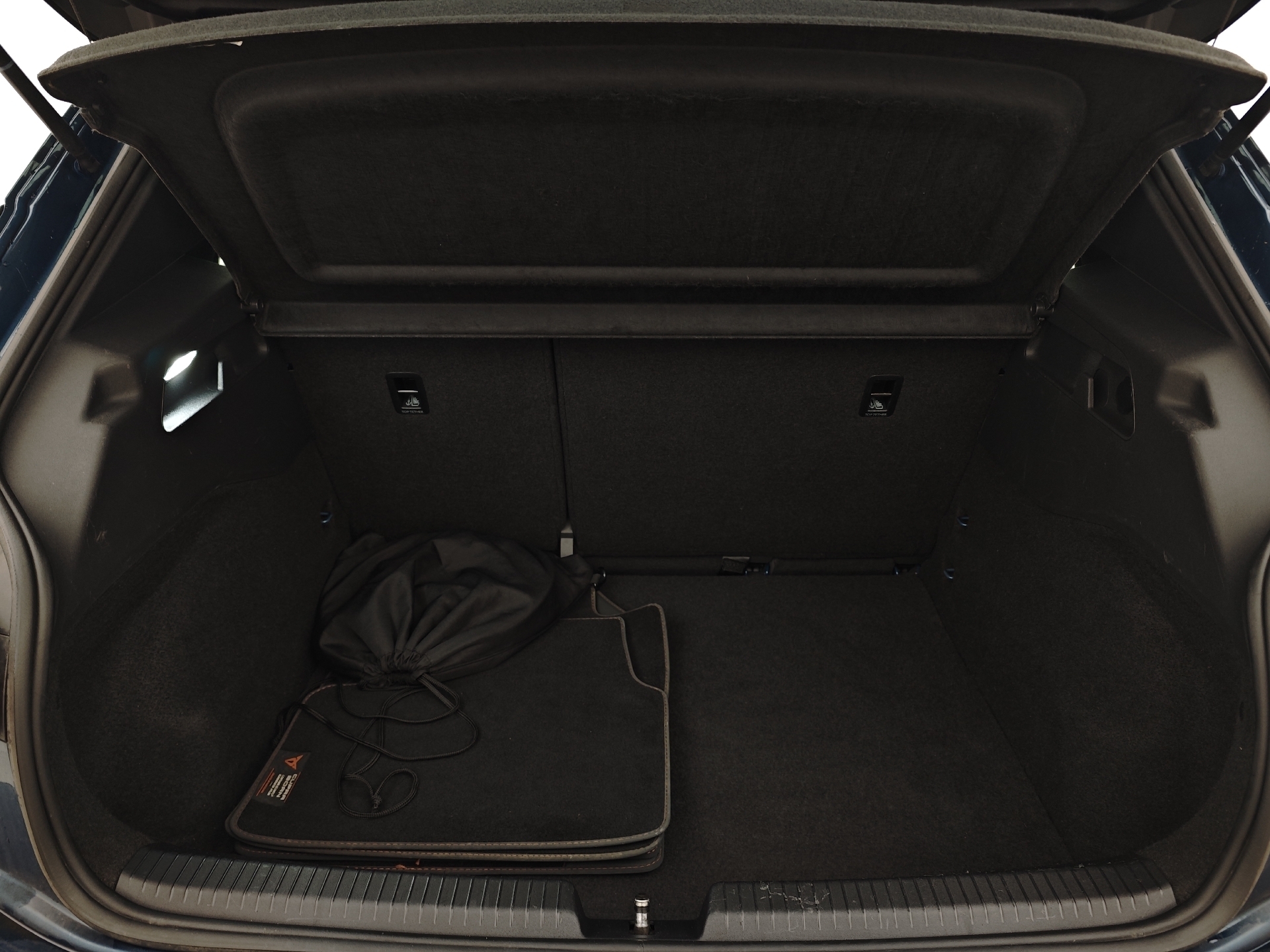 Blå Cupra Born fra 2021