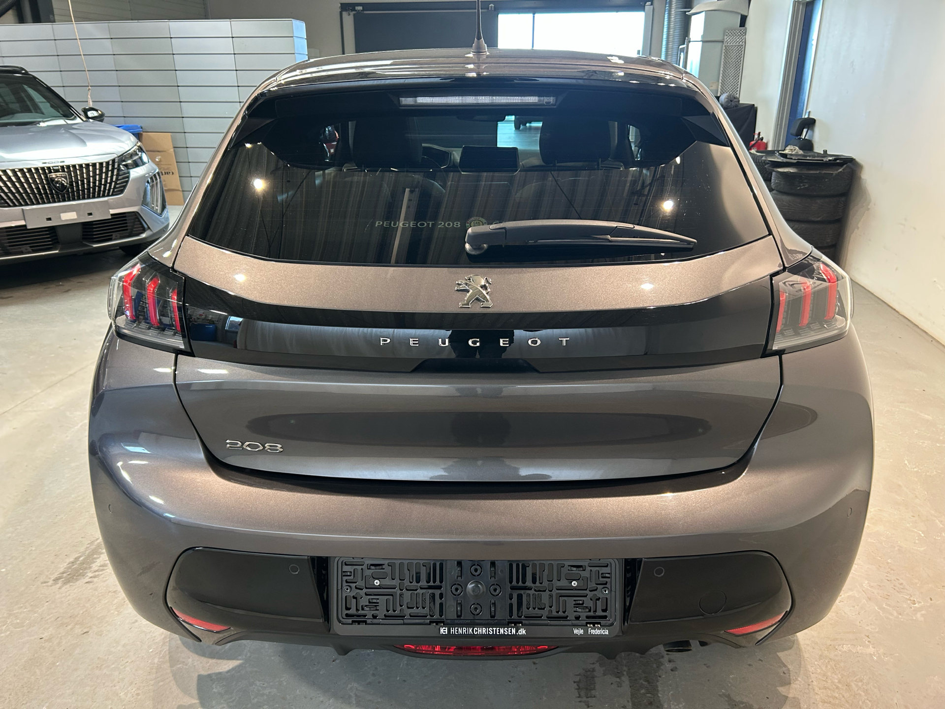 Peugeot 208 1,2 PureTech Allure Sky 100HK 5d 6g