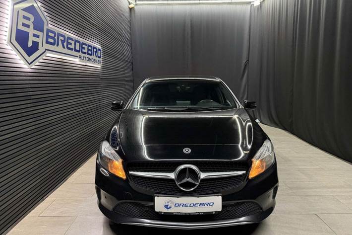 Sort Mercedes A200 fra 2017