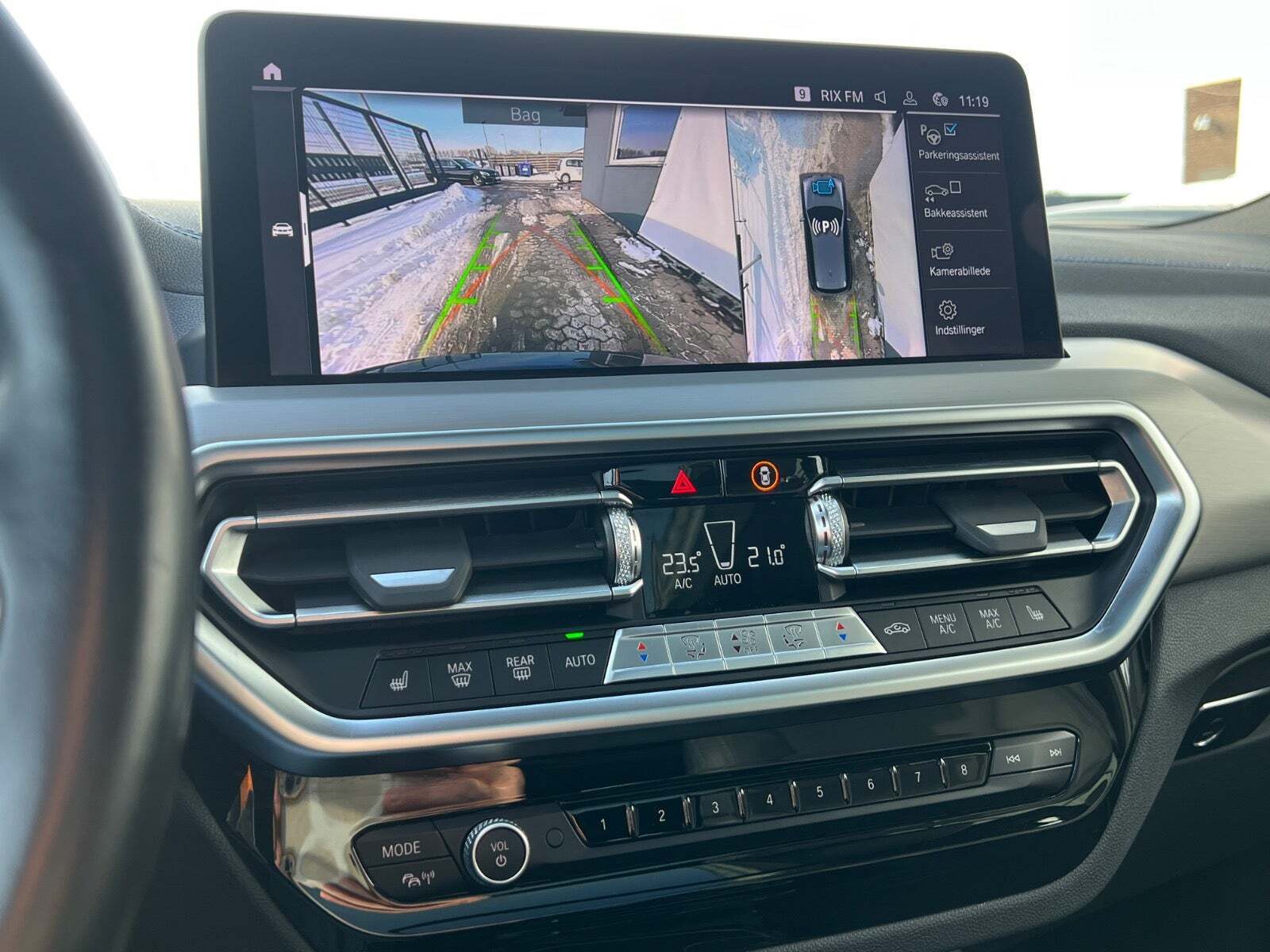 Sort BMW iX3 fra 2023