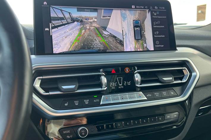 Sort BMW iX3 fra 2023