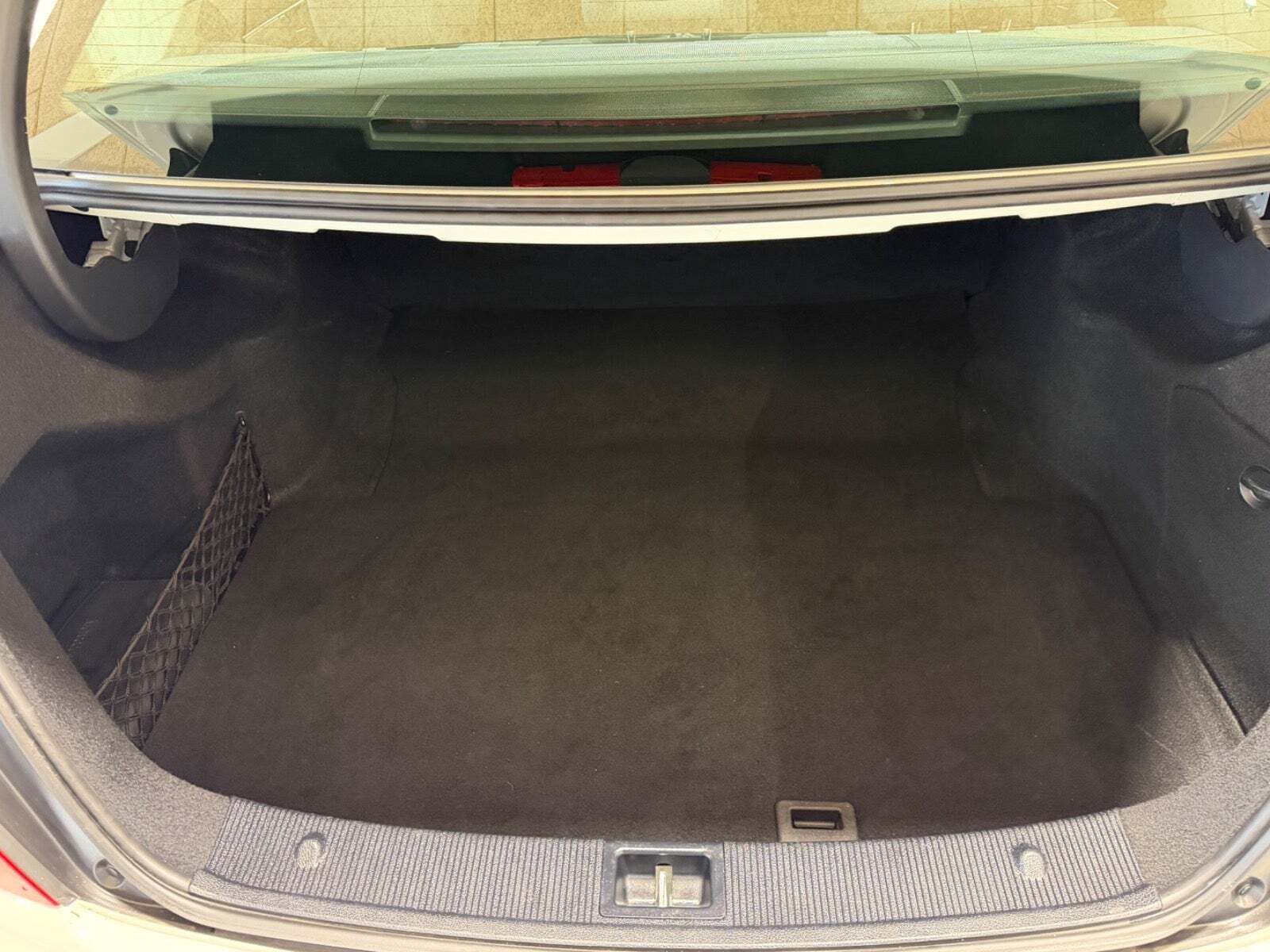 Hvid Mercedes C350 fra 2012