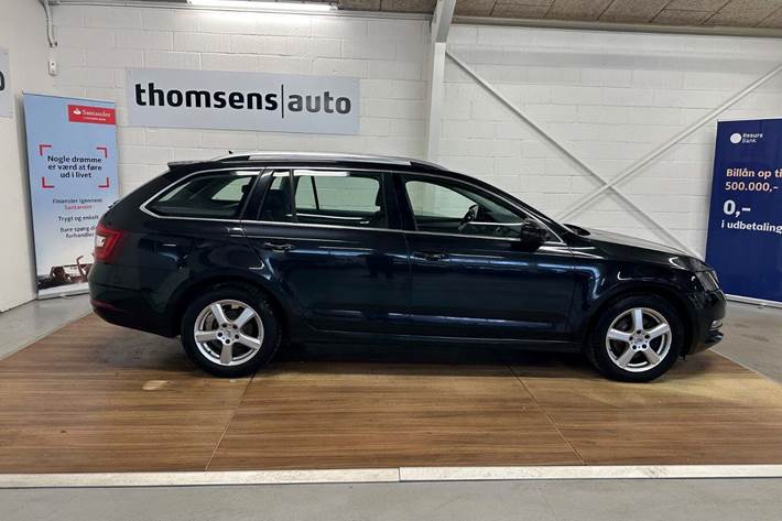 Sort Skoda Octavia fra 2018