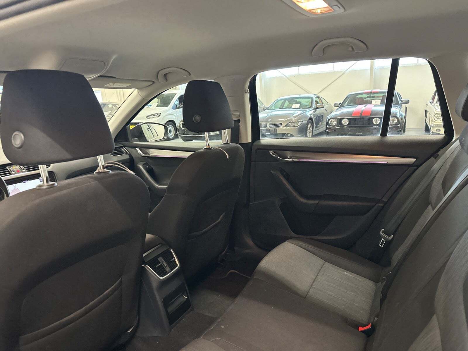 Sort Skoda Octavia fra 2018