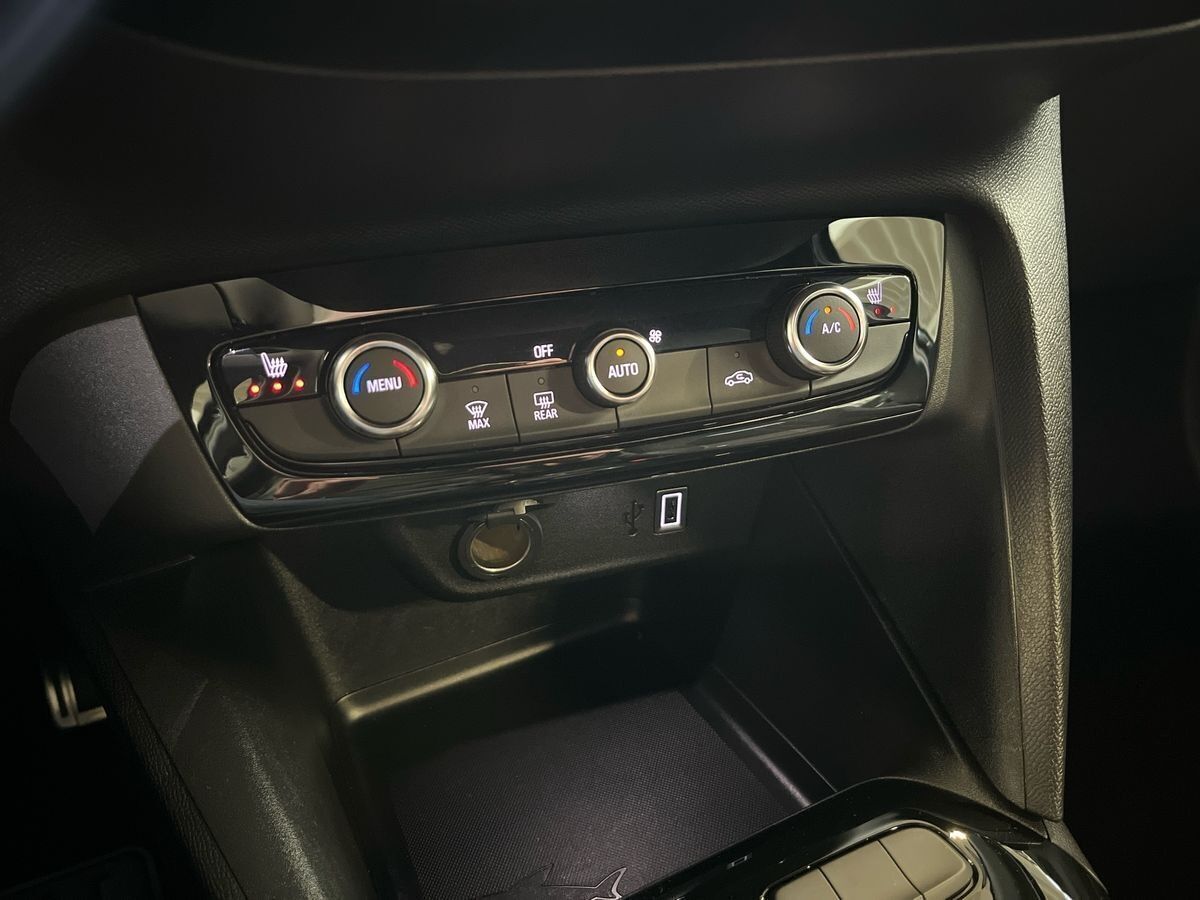 Sort Opel Corsa-e fra 2024