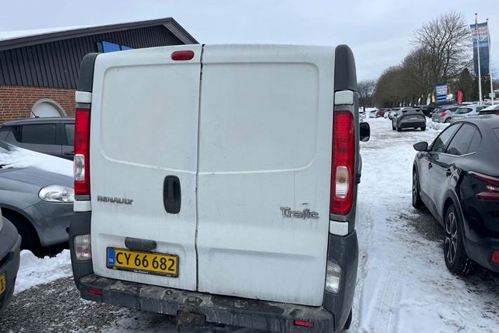 Hvid Renault Trafic T29 fra 2008