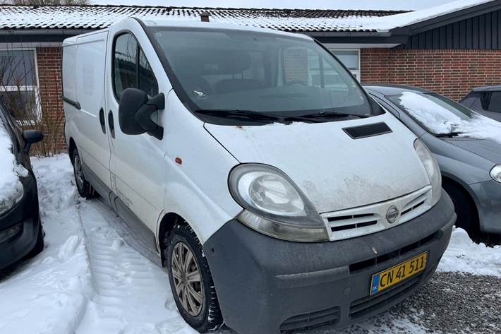 Hvid Nissan Primastar fra 2006