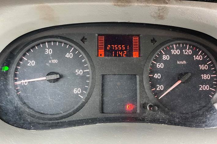 Hvid Nissan Primastar fra 2006