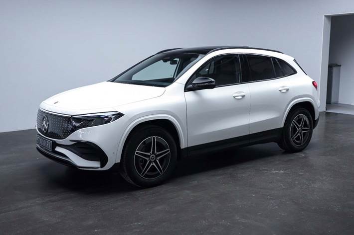 Hvid Mercedes EQA250+ fra 2025 set udefra