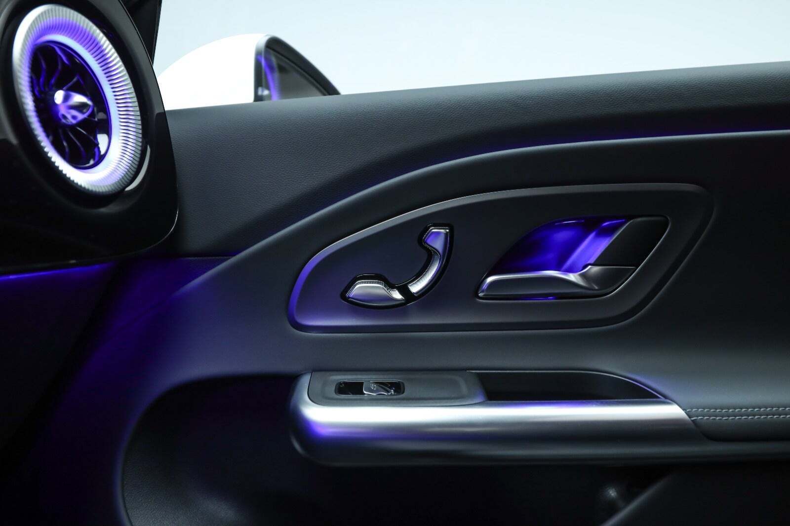 Hvid Mercedes CLA250+ fra 2025