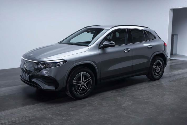 Grå Mercedes EQA250+ fra 2025