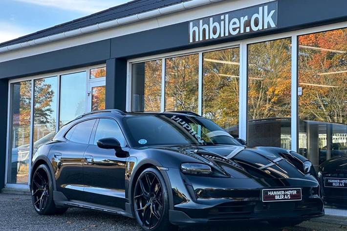 Sort Porsche Taycan 4 fra 2021