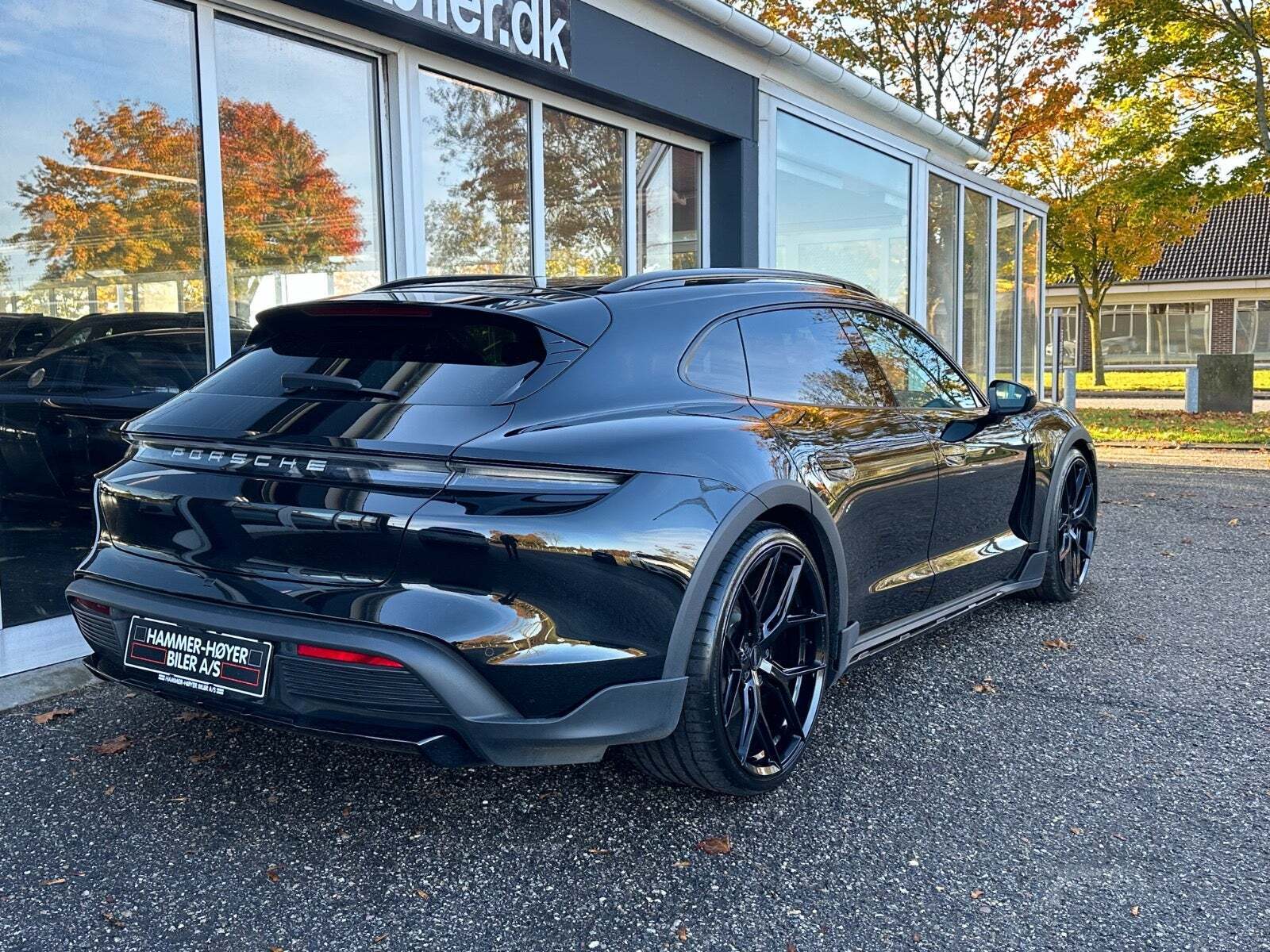 Sort Porsche Taycan 4 fra 2021