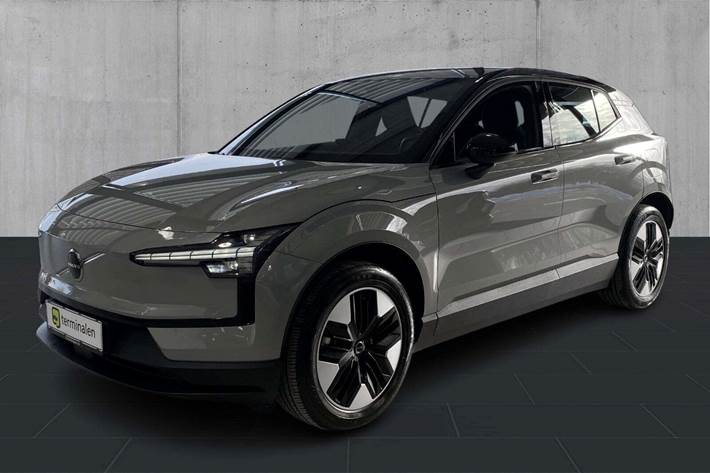Grå Volvo EX30 fra 2024 set udefra