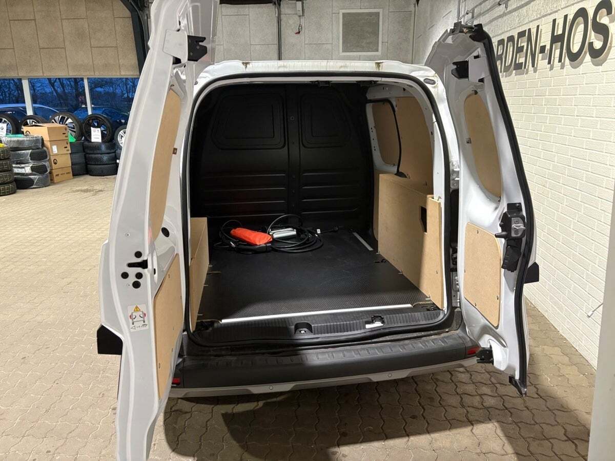 Hvid Nissan Townstar fra 2023