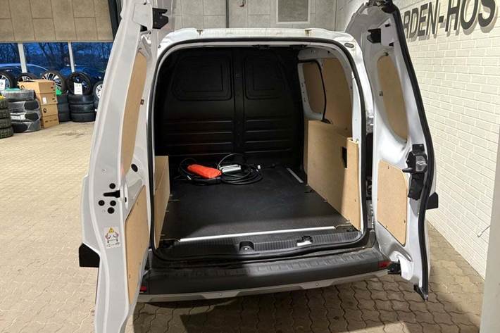 Hvid Nissan Townstar fra 2023