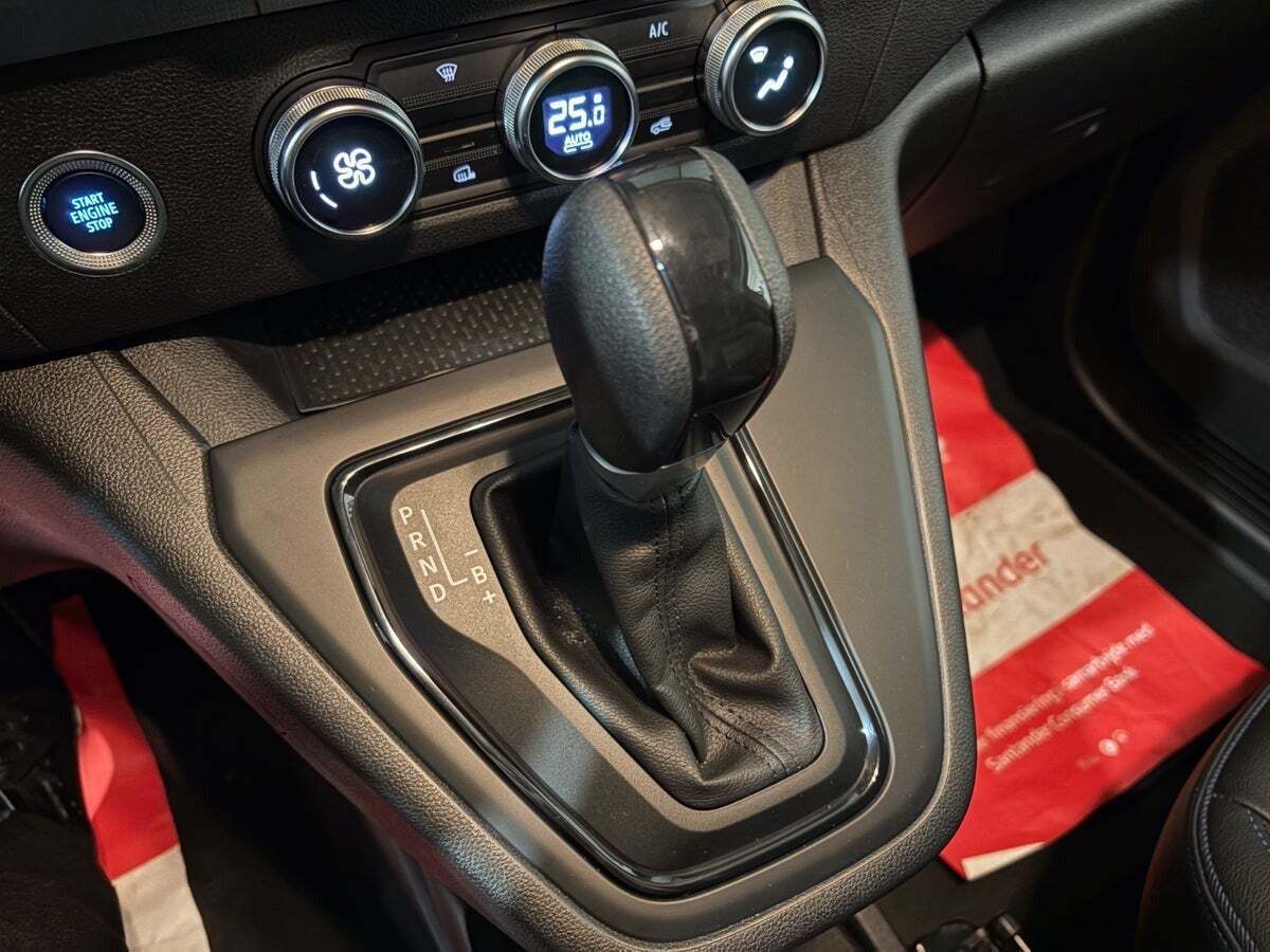 Hvid Nissan Townstar fra 2023