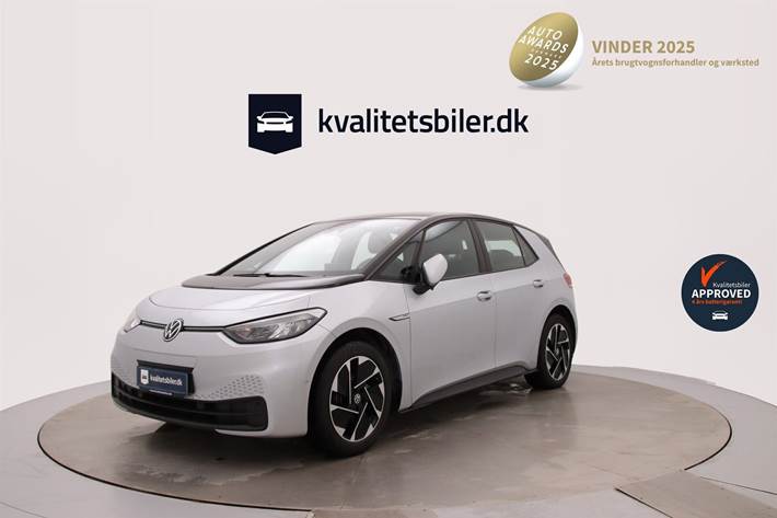 Sølv VW ID.3 fra 2022 set udefra