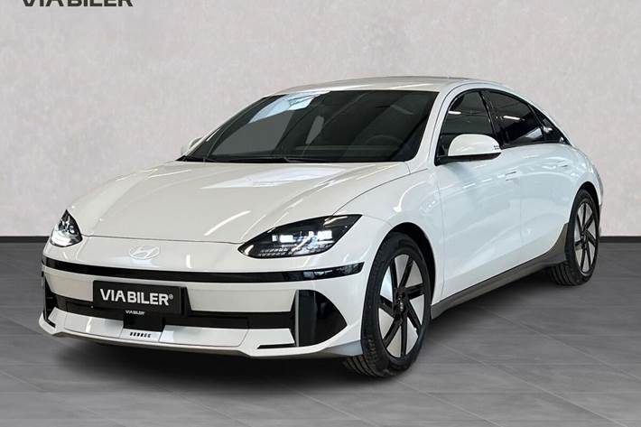 Hvid Hyundai Ioniq 6 fra 2025 set udefra