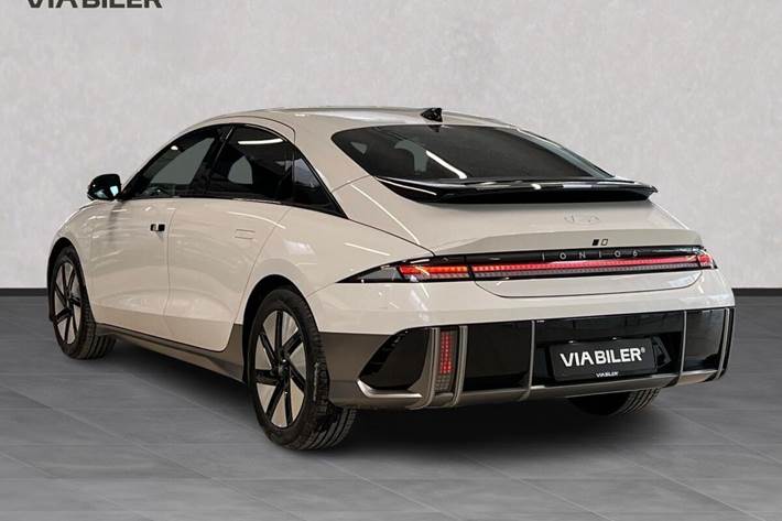 Hvid Hyundai Ioniq 6 fra 2025