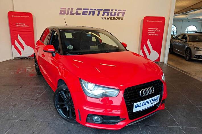 Rød Audi A1 fra 2013 set udefra