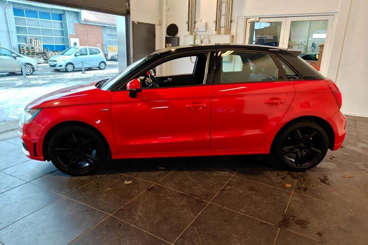 Rød Audi A1 fra 2013