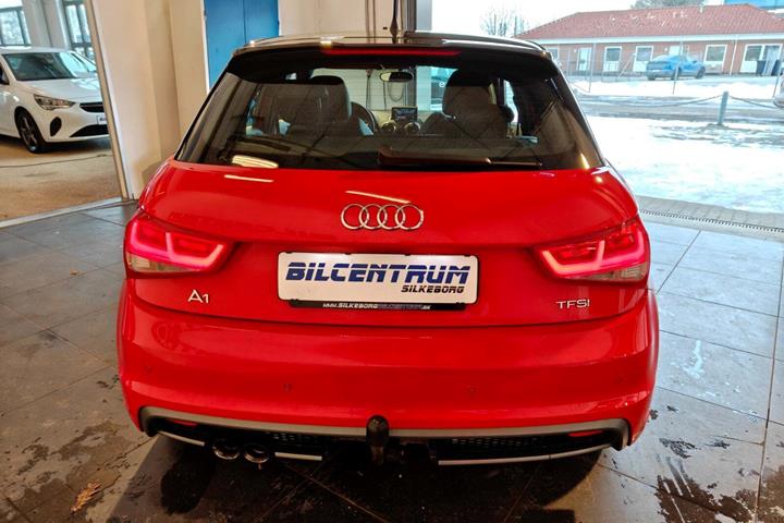 Rød Audi A1 fra 2013