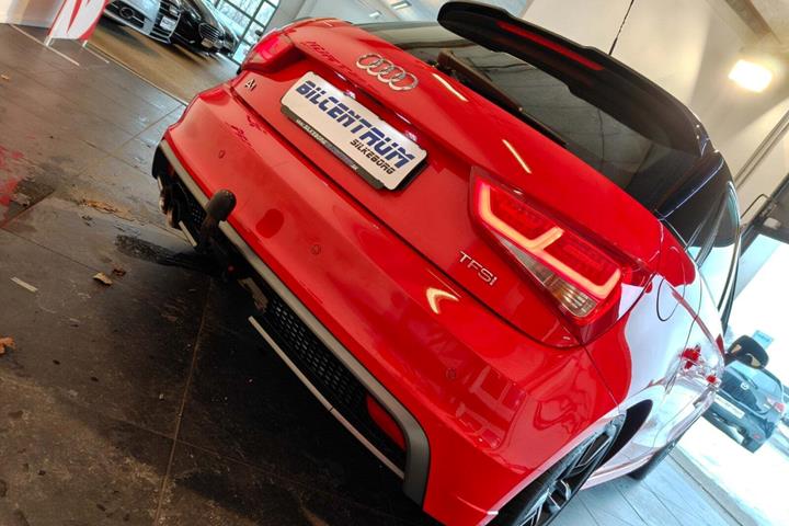 Rød Audi A1 fra 2013