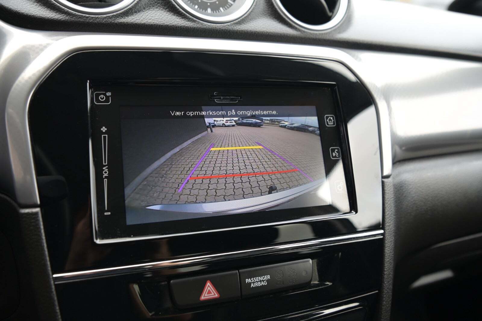 Sølv Suzuki Vitara fra 2016