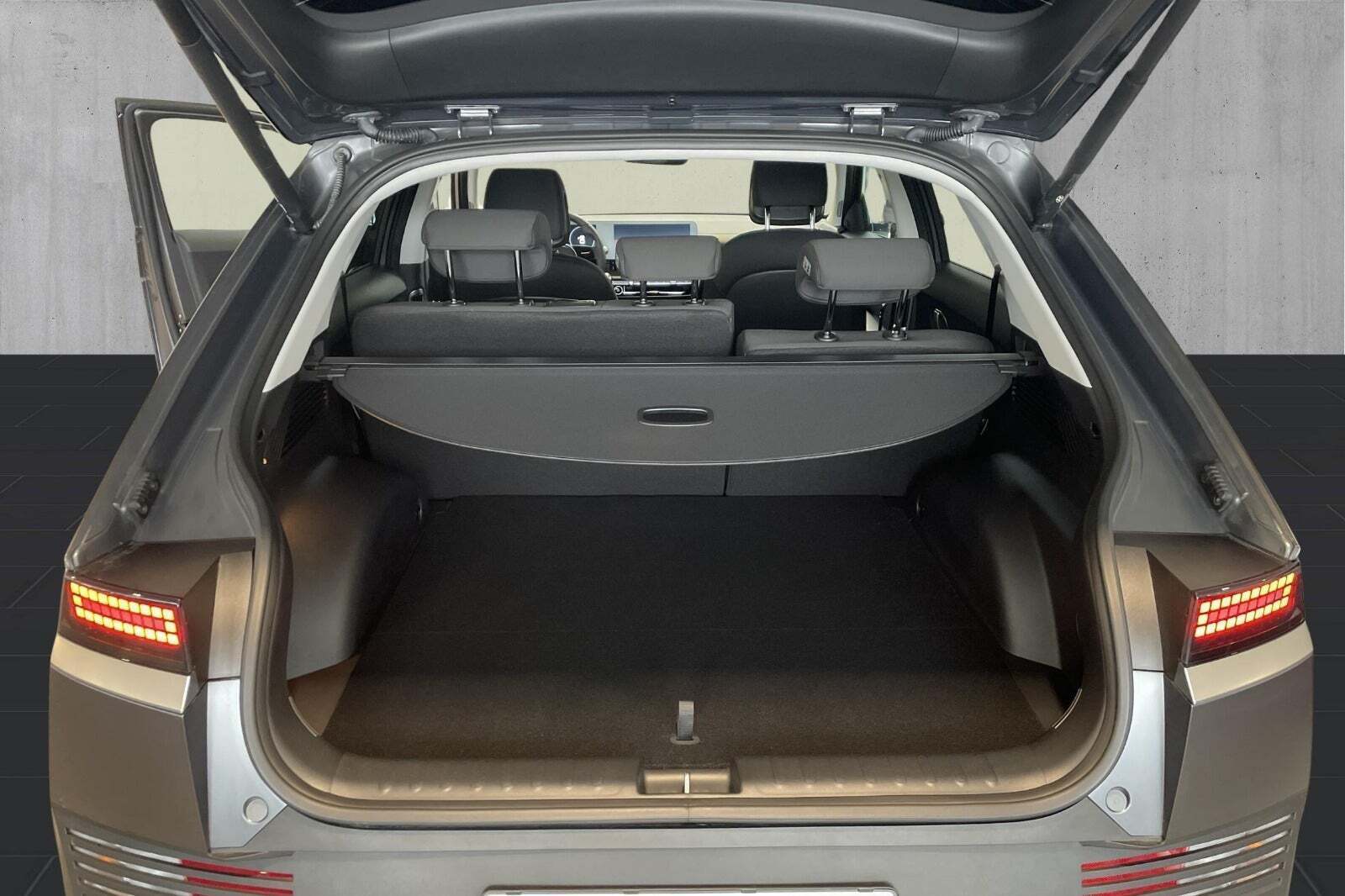 Grå Hyundai Ioniq 5 fra 2023