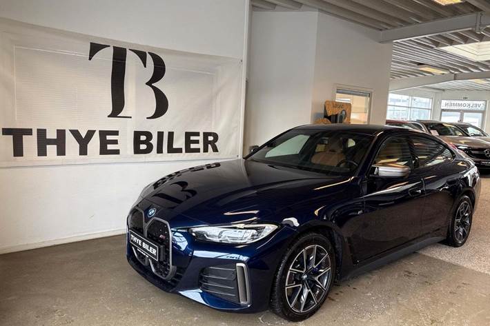 Blå BMW i4 fra 2024
