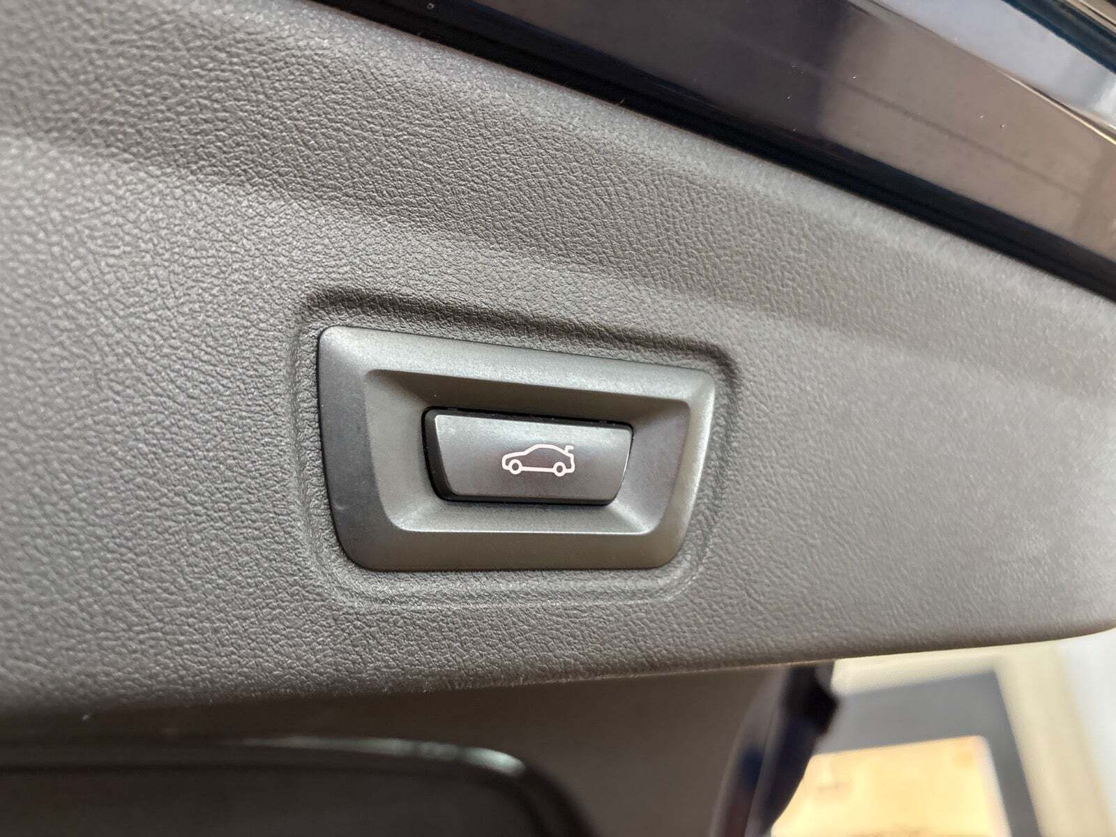 Blå BMW i4 fra 2024