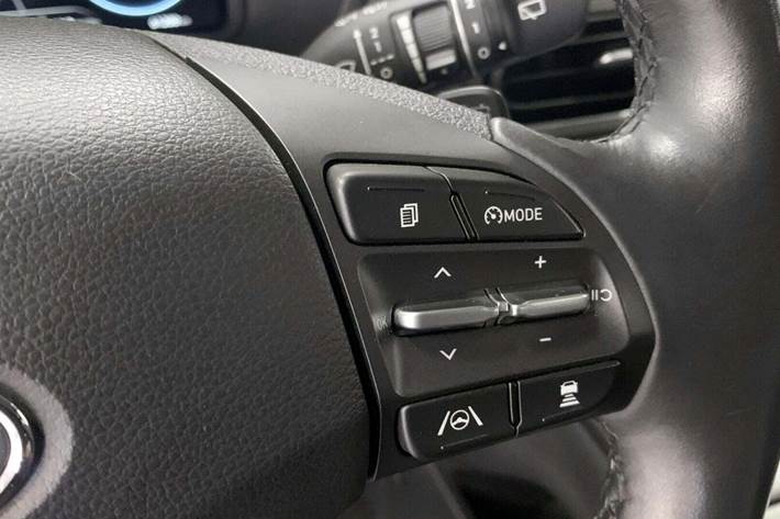 Blå Hyundai Kona fra 2022