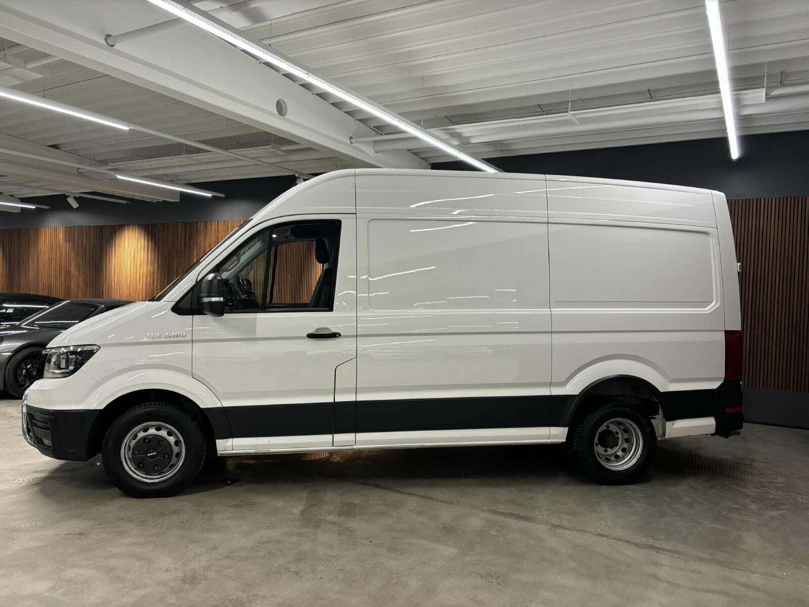 MAN TGE 2,0 3.180 Kassevogn L3H3 aut. RWD