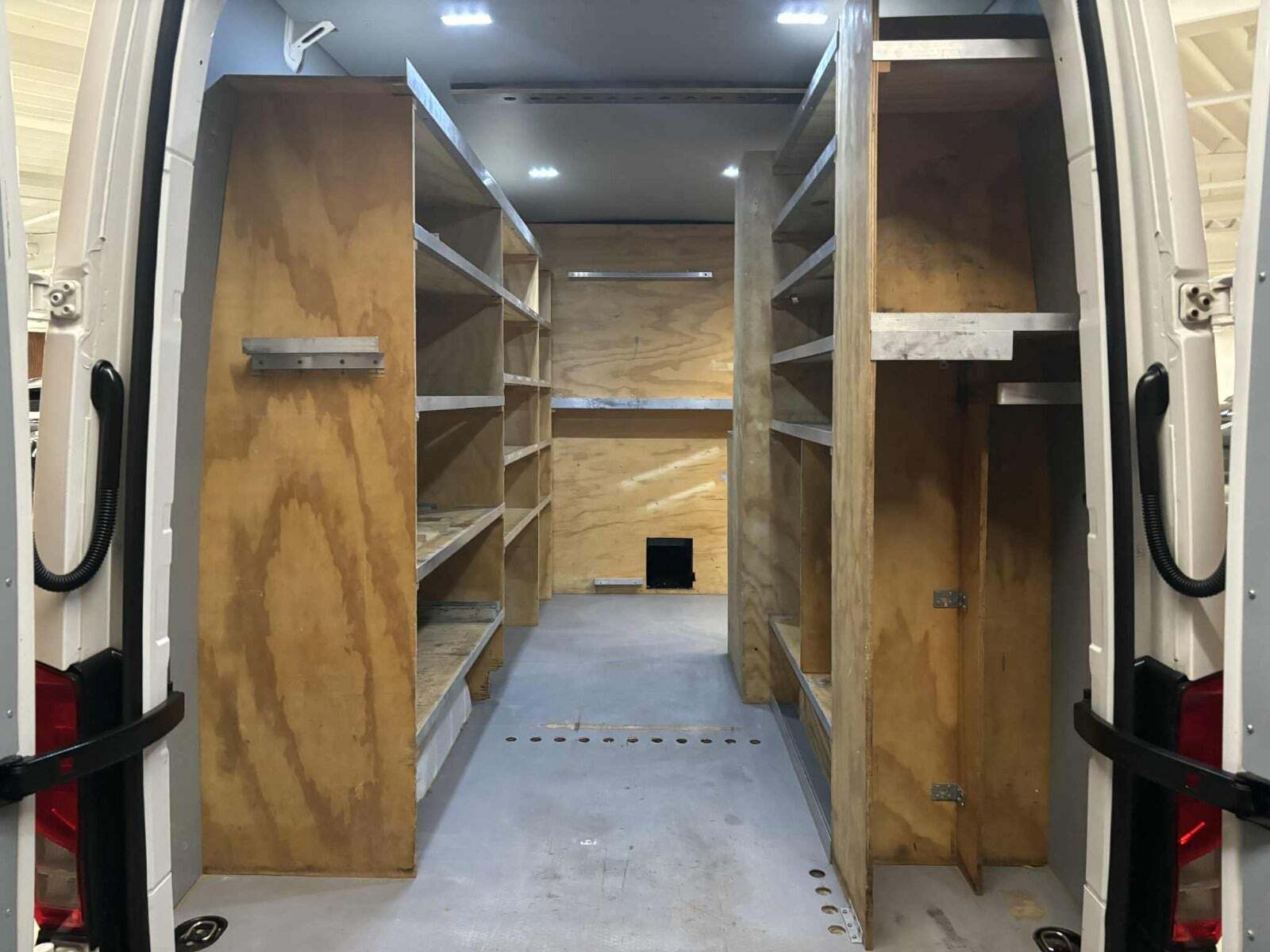 MAN TGE 2,0 3.180 Kassevogn L3H3 aut. RWD