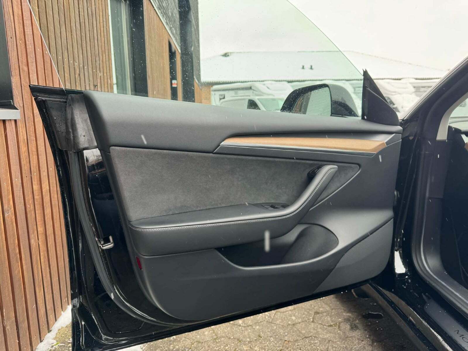 Sort Tesla Model 3 fra 2022