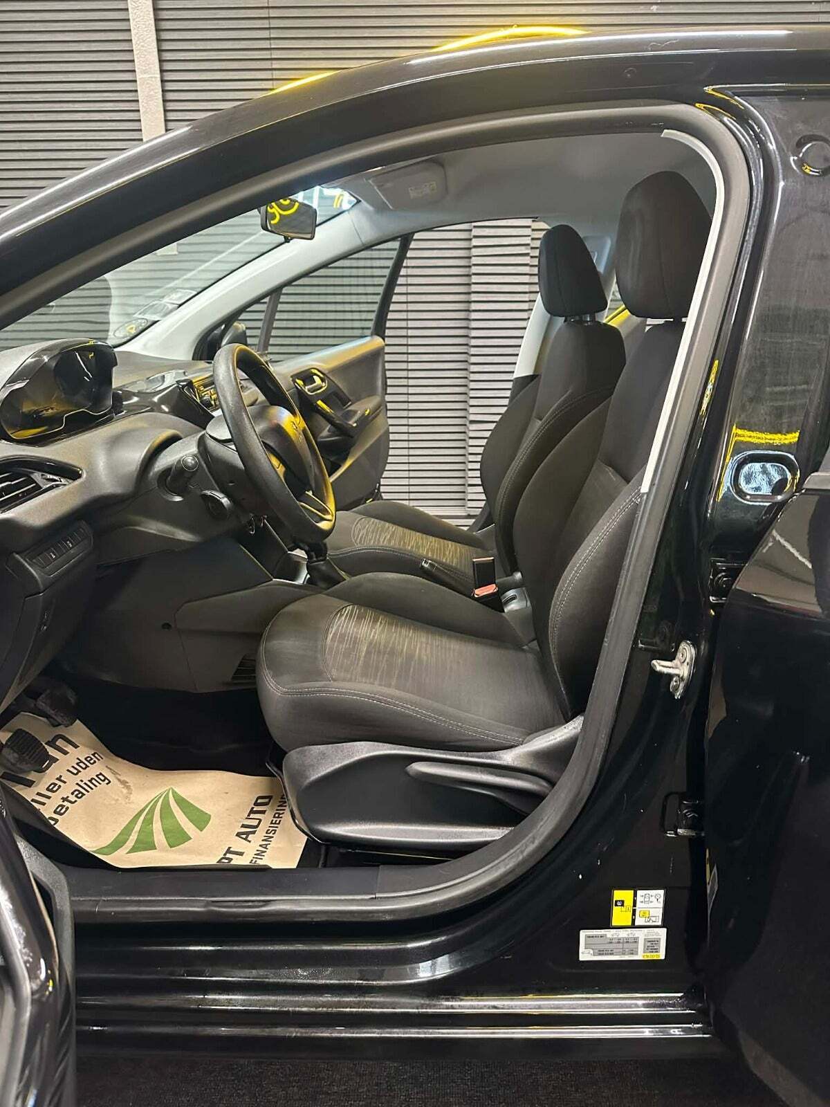 Peugeot 208 1,0 VTi Access