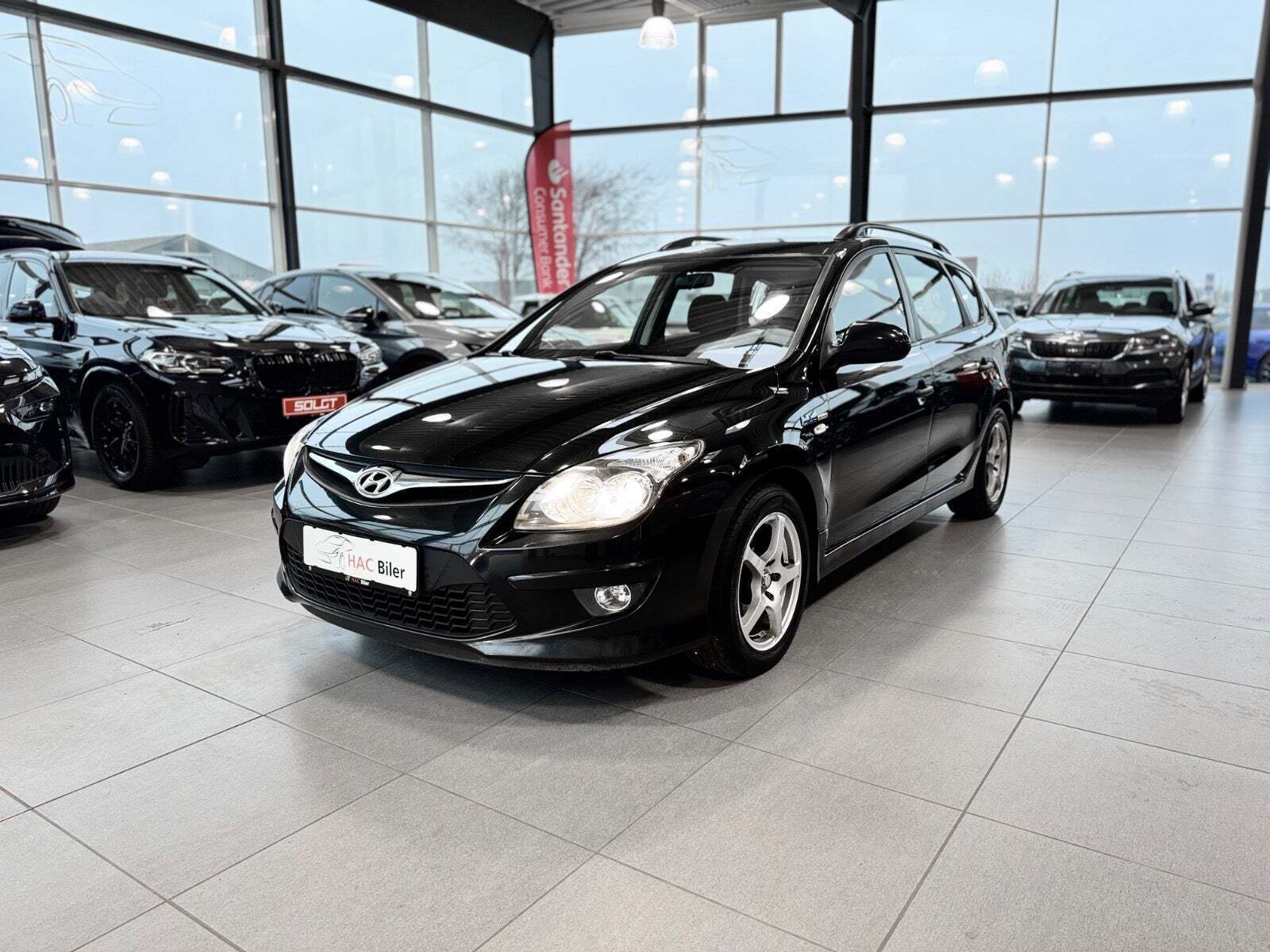 Gul Hyundai i30 fra 2011