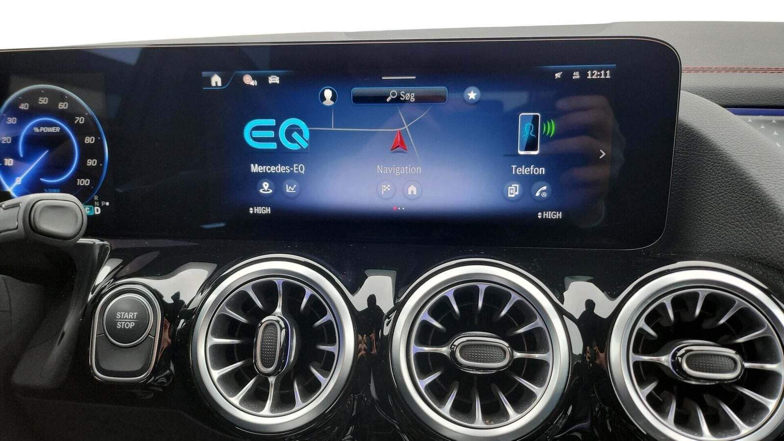 Beige Mercedes EQA250+ fra 2024