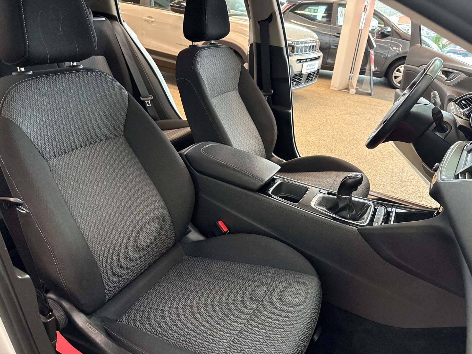 Sølv Opel Insignia fra 2020