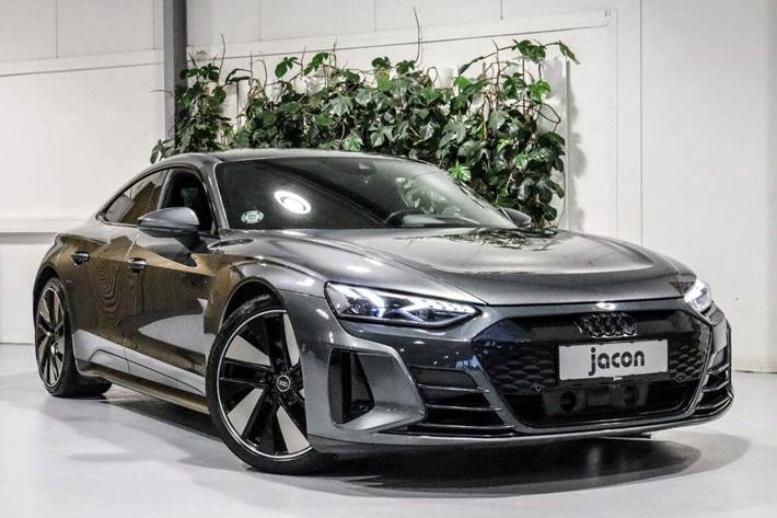 Grå Audi e-tron GT fra 2021 set udefra