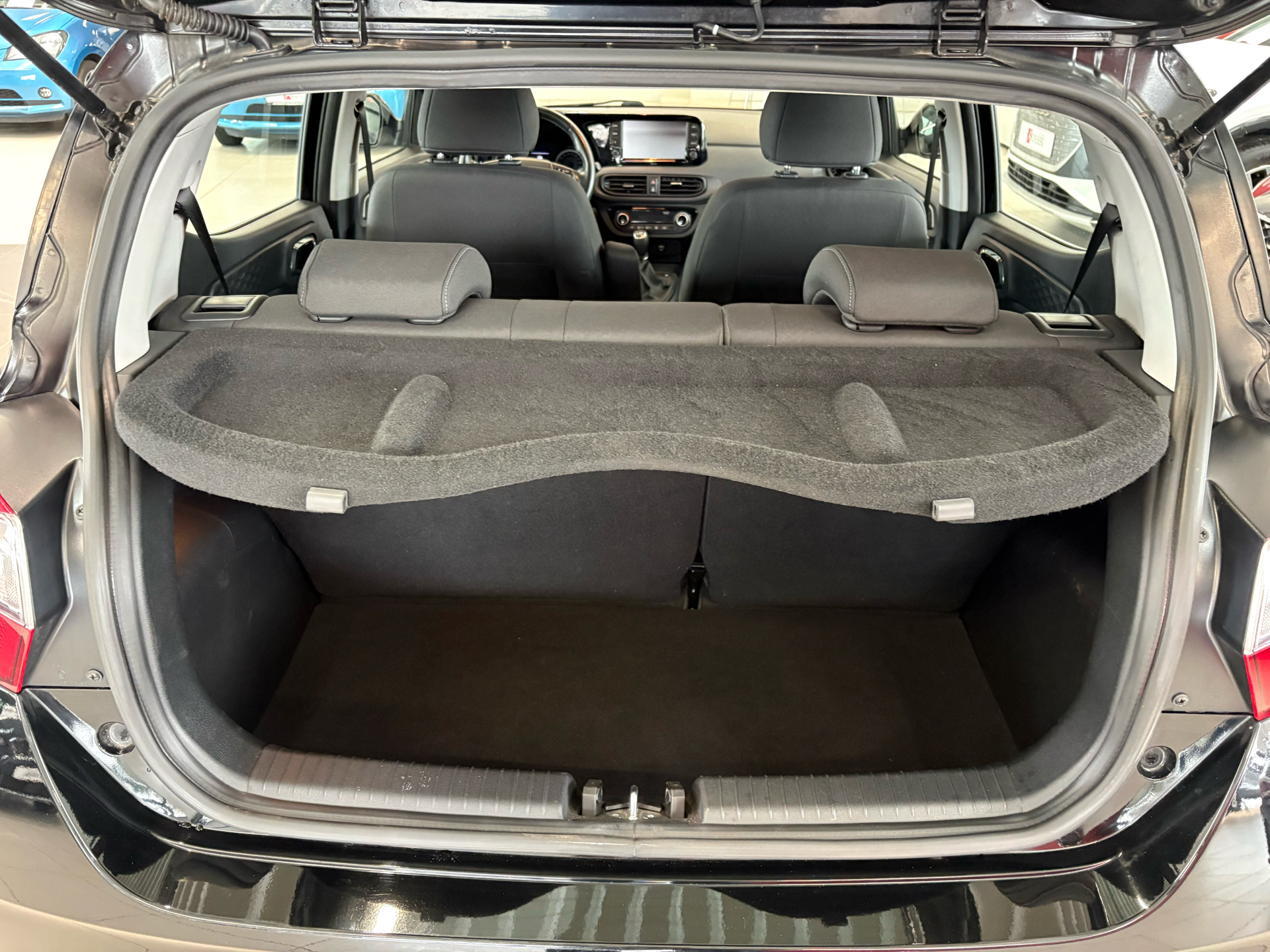 Sort Hyundai i10 fra 2023