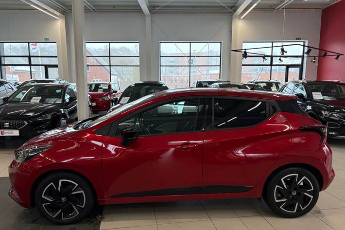 Rød Nissan Micra fra 2022