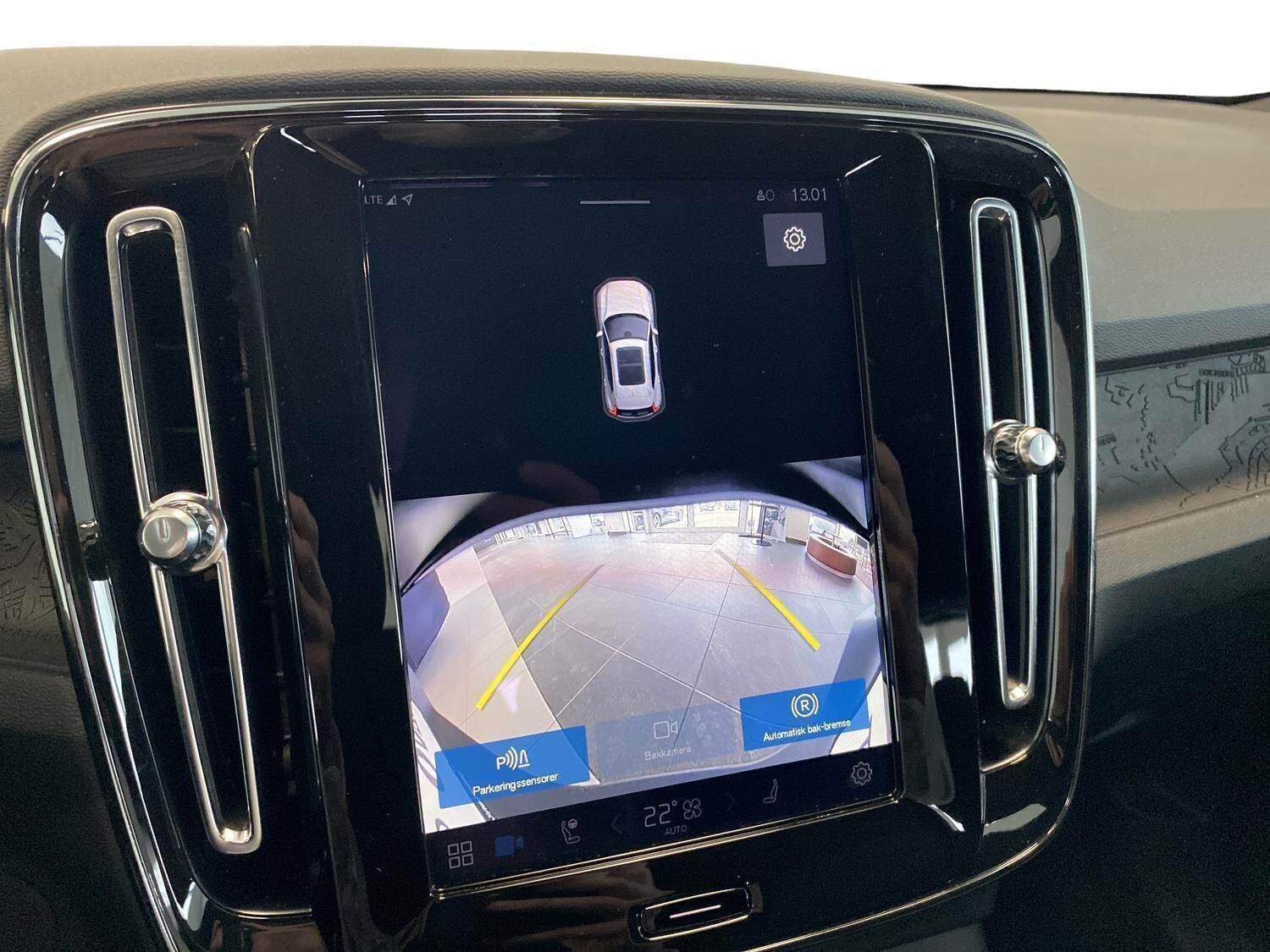 Sort Volvo EX40 fra 2024