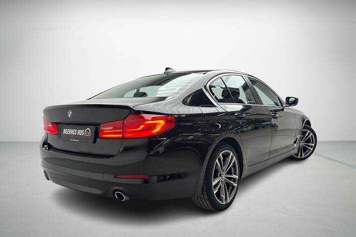 Sort BMW 520d fra 2020