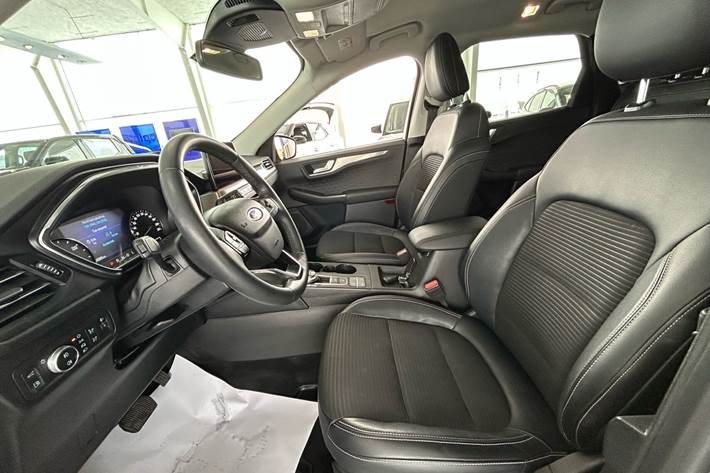 Grå Ford Kuga fra 2020