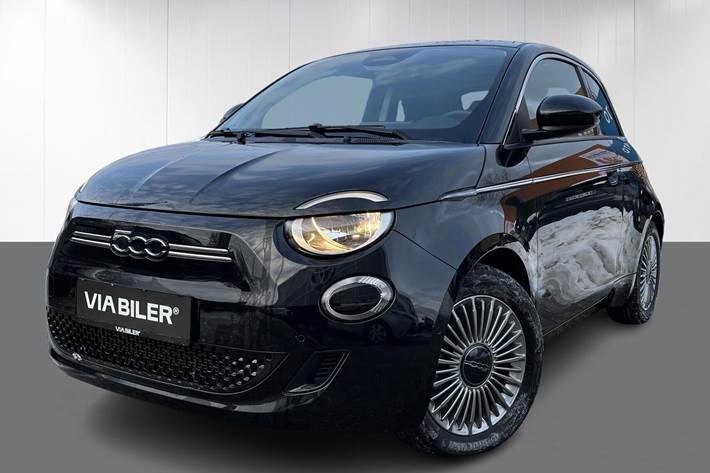 Sort Fiat 500e fra 2024 set udefra